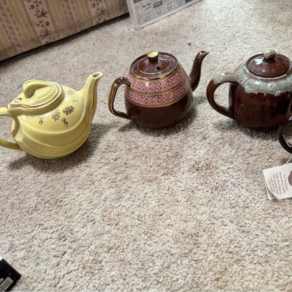 Elegant Ceramic Teapot Set - Yellow and Brown